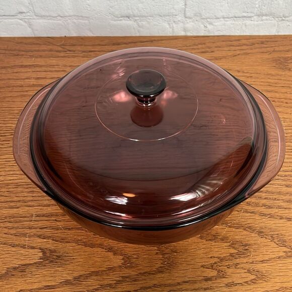 Vintage Cranberry Pyrex Bake Dish & Lid, 2 Quarts # 024 - Picture 2 of 6